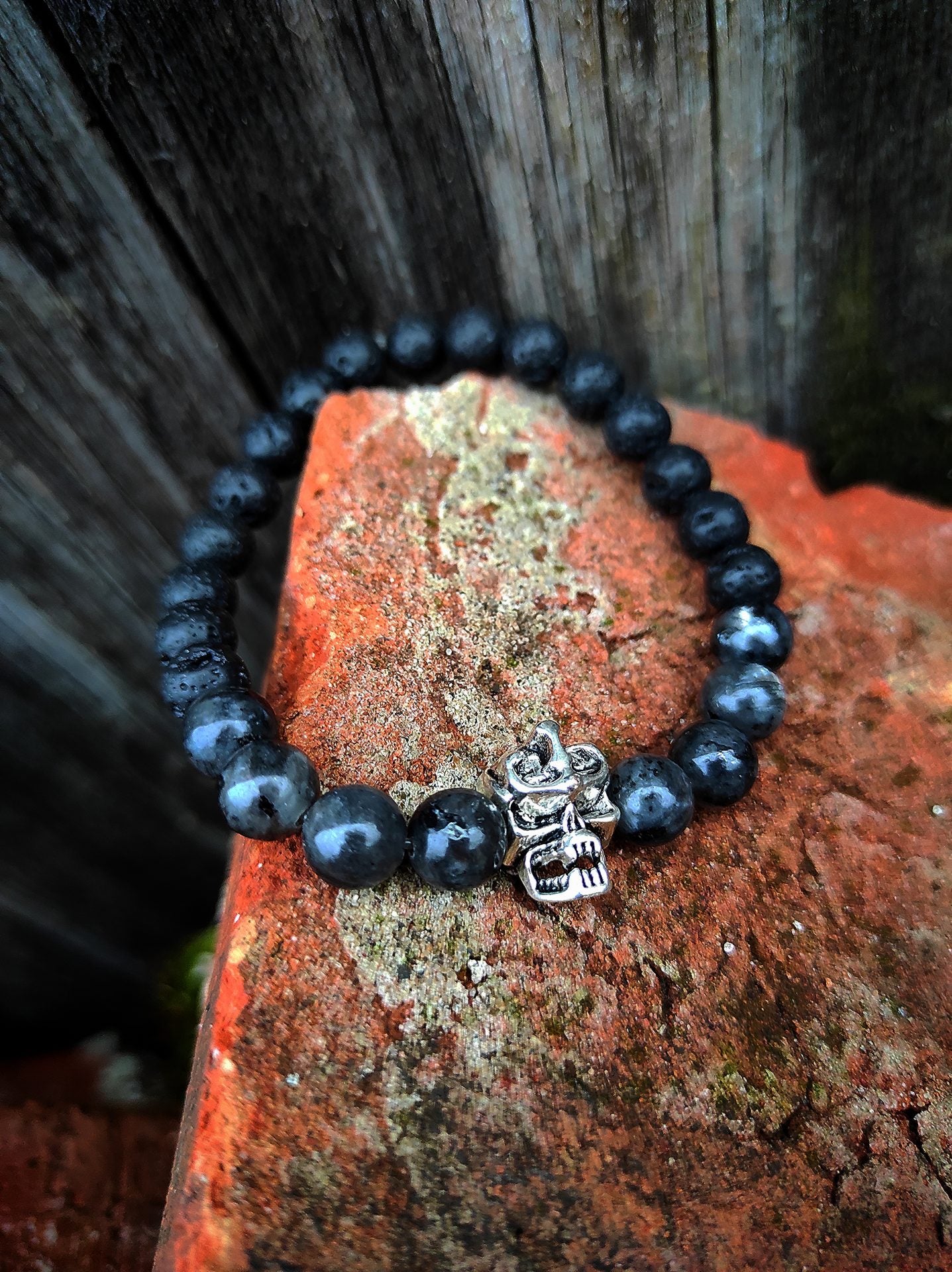 Lávakő csontváz ásvány férfi karkötő